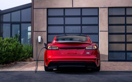 Zmodernizowana Tesla Model S