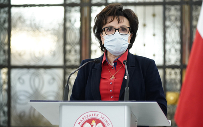 Marszałek Elżbieta Witek podczas konferencji po spotkaniu z opozycją w sprawie certyfikatów covidowy