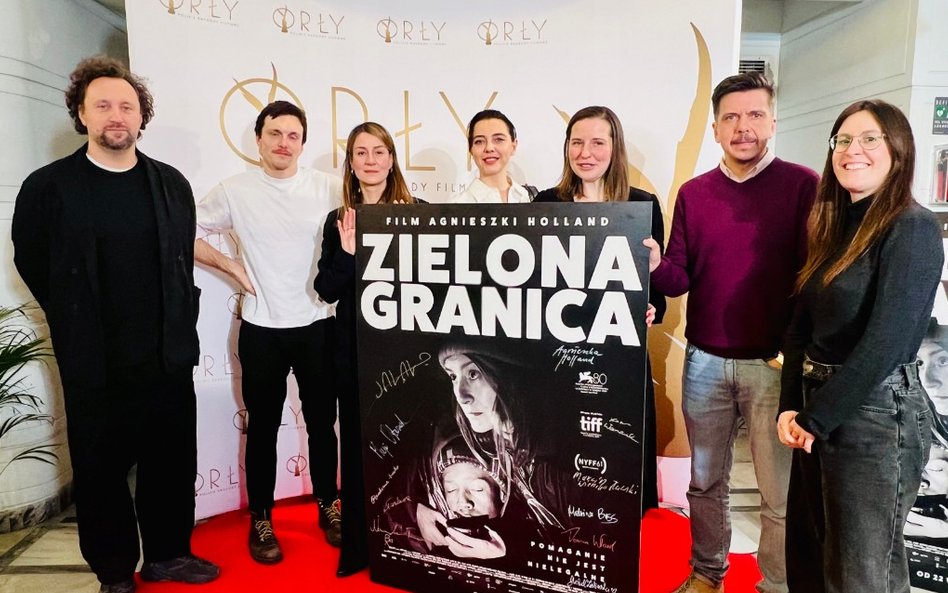 Ekipa „Zielonej granicy” przekazała na aukcję WOŚP unikatowy plakat filmu z podpisami twórców