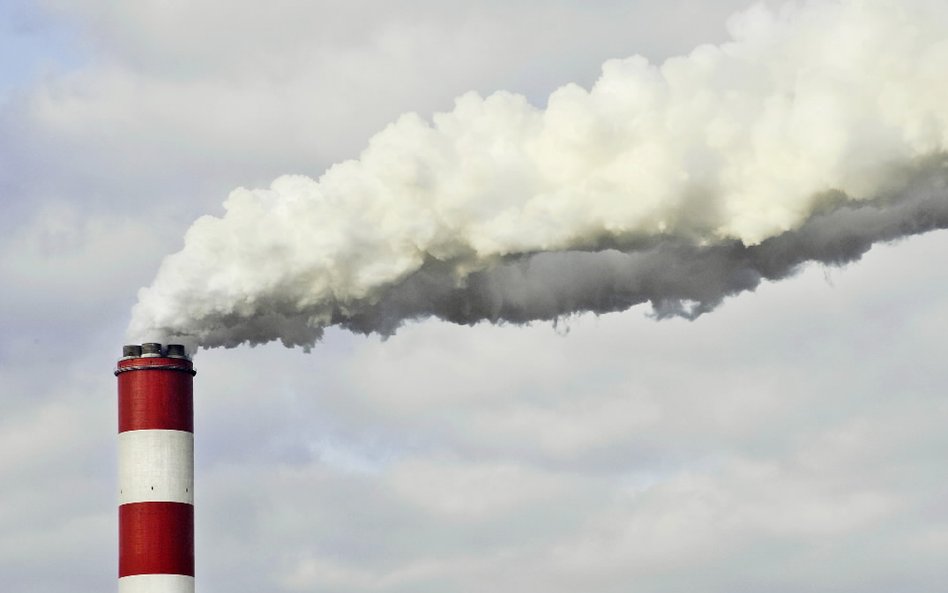 Rząd tłumaczy się z rozliczenia pieniędzy z uprawnień do emisji C02