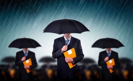Firma, która z własnej kieszeni opłaca grupową polisę OC dla kadry księgowej nie musi potrącać PIT