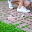Kajdanki za pisanie kredą po chodniku. RPO reaguje