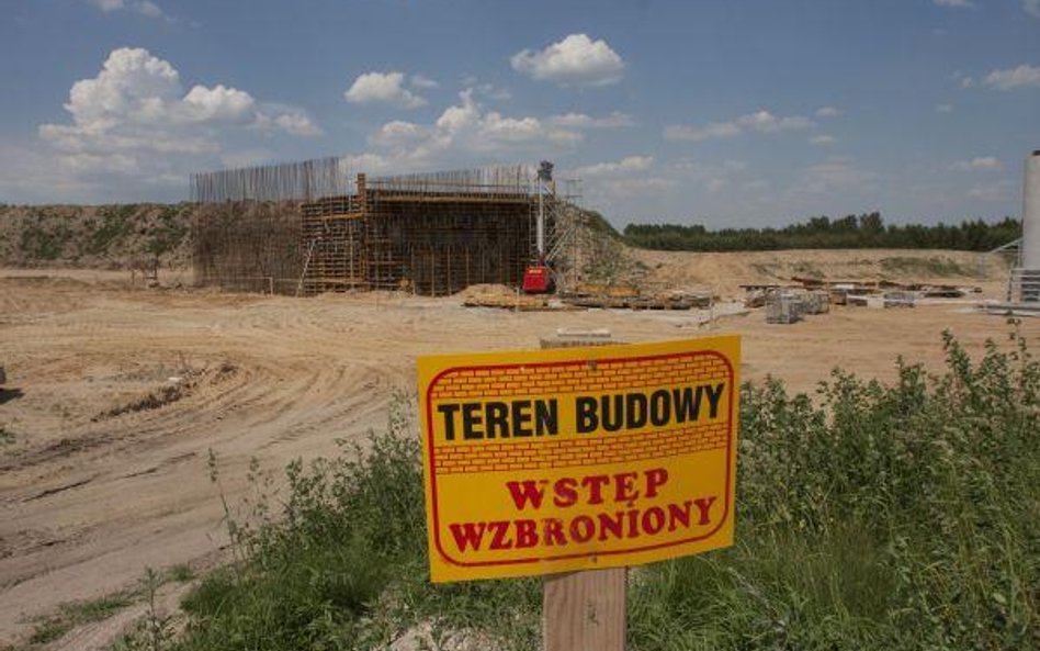 Procesy o karę umowną