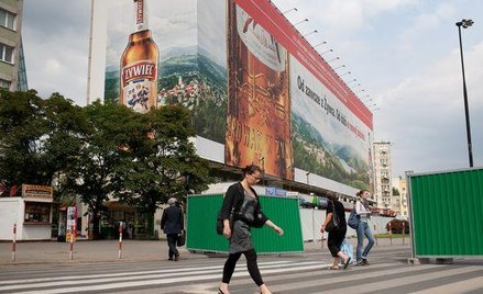 Bat na nielegalne płachty reklamowe