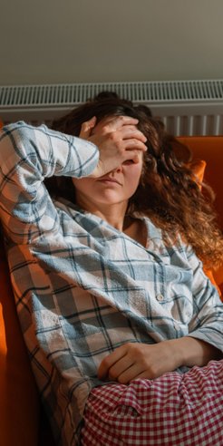 Mózgi osób chorujących na zespół przewlekłego zmęczenia oraz long COVID funkcjonują inaczej niż mózg