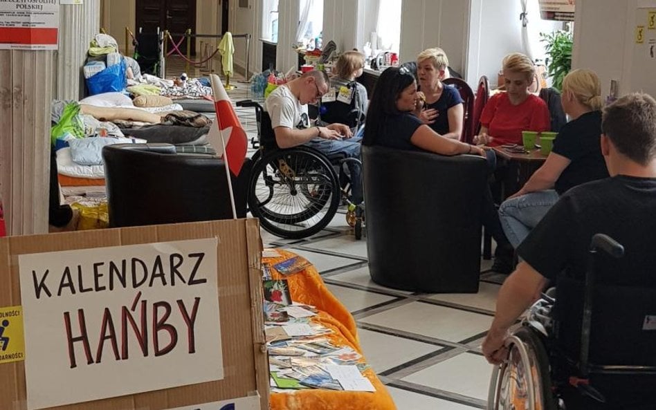 Ochojska: Nie przyłączyłabym się do protestu w Sejmie
