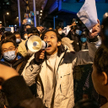 W Chinach doszło do protestów przeciw obostrzeniom, które przekształciły się w protesty antyrządowe