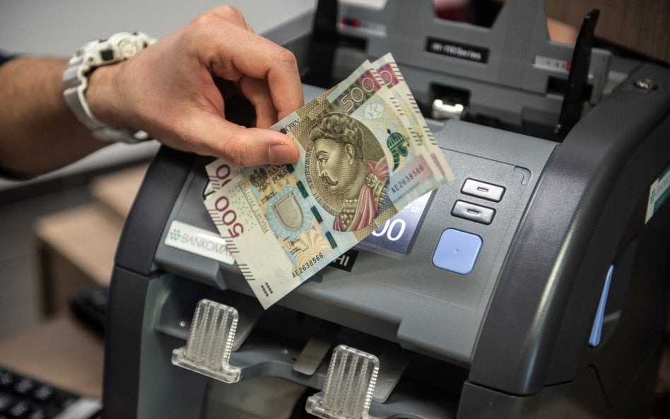 GUS podał dane ośrednim wynagrodzeniu za trzeci kwartał 2025 roku