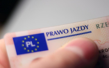 Bez mandatu za brak posiadania przy sobie prawa jazdy - Sejm przyjął ustawę