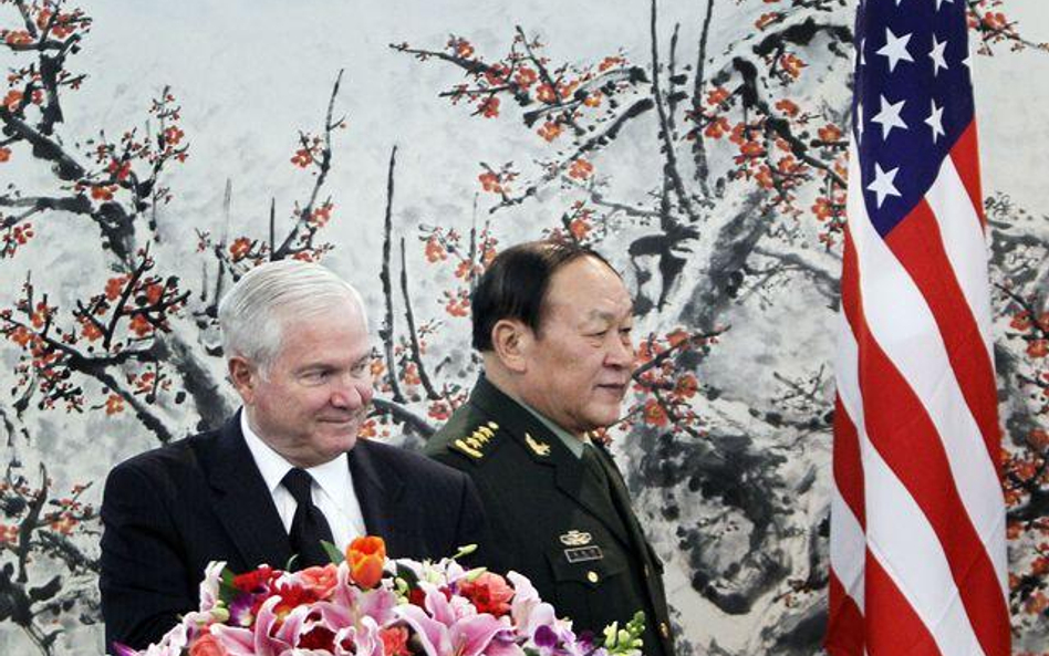 Sekretarz stanu USA Robert Gates i chiński minister obrony Liang Guanglie