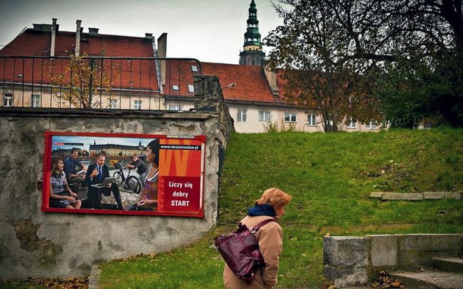 Prezydent Rafał Dutkiewicz zachęca na billboardach do studiowania we Wrocławiu trzy tygodnie po rozp