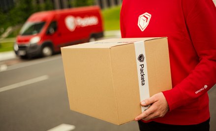 Domniemanie etatów dla kurierów i kierowców. Rząd podał terminarz zmian