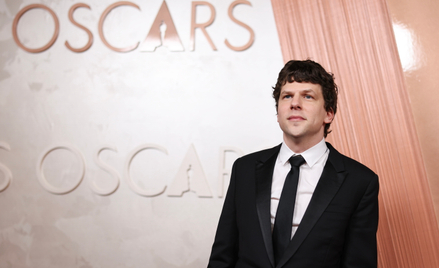 Jesse Eisenberg na gali rozdania Oscarów 2025