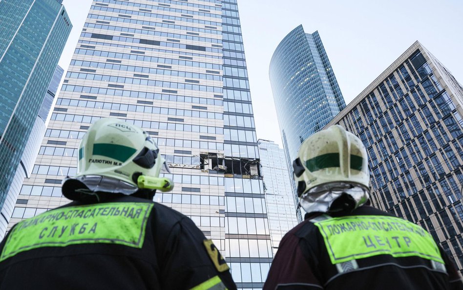 Budynek w Moscow City uszkodzony przez drona