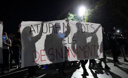 Kolejna noc antyrestrykcyjnych protestów w Hiszpanii