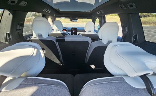 Volvo EX90 można zamówić w trzech konfiguracjach foteli - 5, 6 i 7 miejscowej