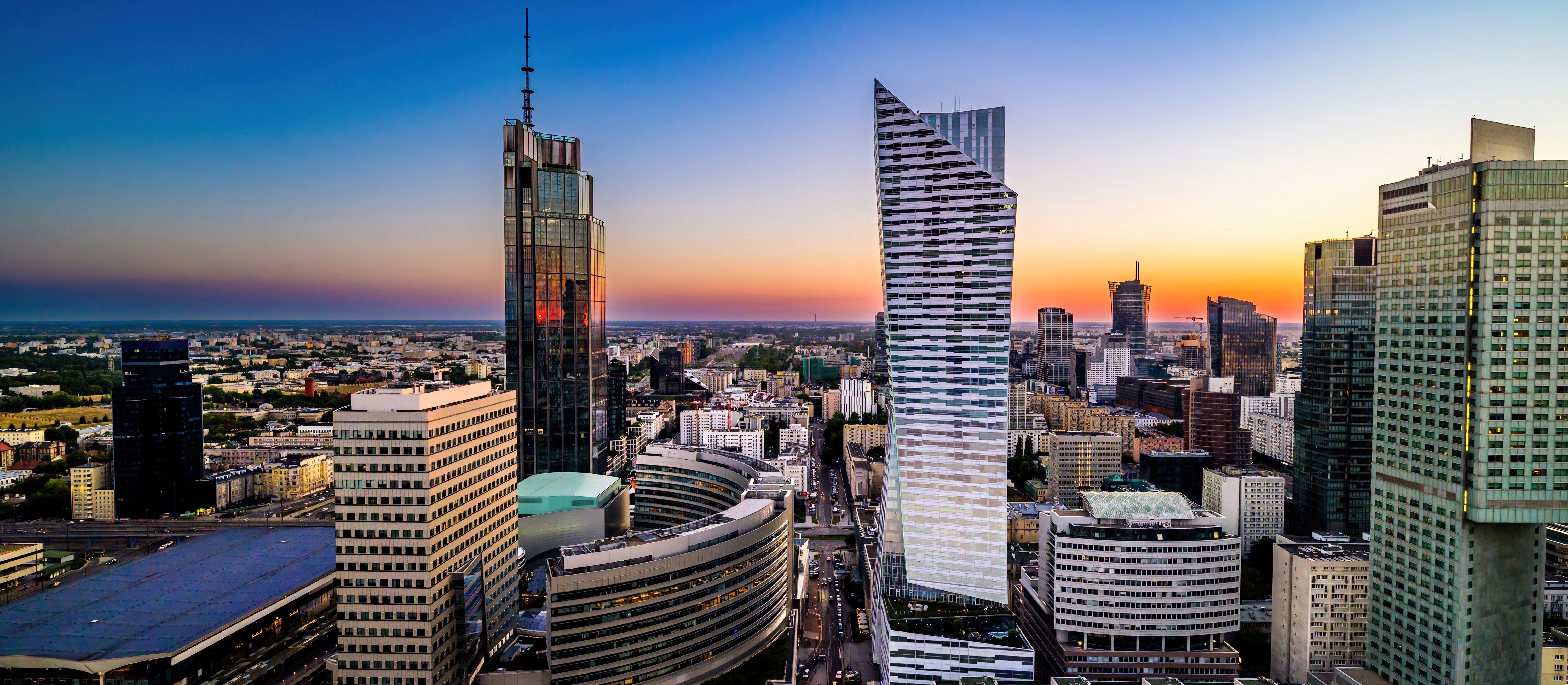 Sondaż warszawskiego ratusza: widać pokoleniowy rozdźwięk w ocenie Unii Europejskiej