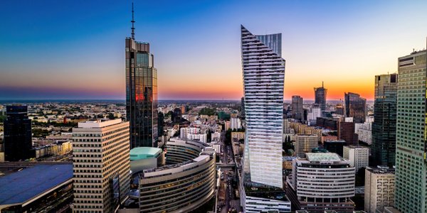 Sondaż warszawskiego ratusza: widać pokoleniowy rozdźwięk w ocenie Unii Europejskiej