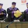 Przedstawiciele Temidy zachowywaliby się być może inaczej, gdyby władza nie zapędziła ich wcześniej 