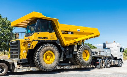 Komatsu wznowił dostawy sprzętu na Ukrainę