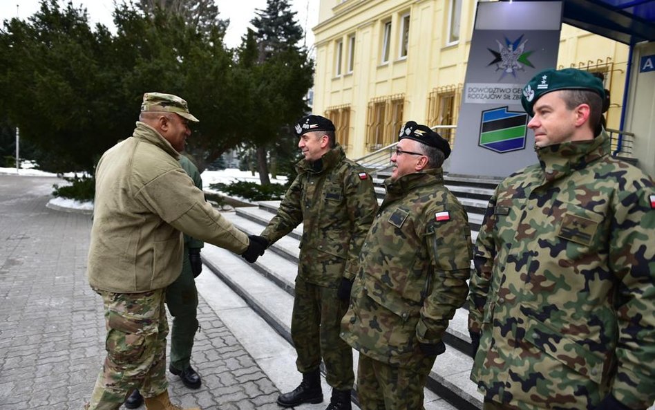 Dowódca wojsk lądowych NATO w Polsce