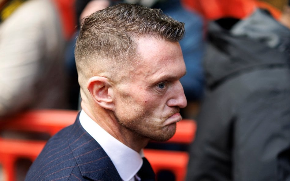 Brytyjski prawicowy aktywista Tommy Robinson w sądzie w Londynie