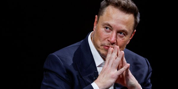 Reuters: W 2022 roku Elon Musk nakazał wyłączyć Starlinki nacierającym Ukraińcom