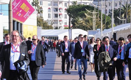 MIPIM to połączenie imprezy czysto handlowej i forum dyskusyjnego