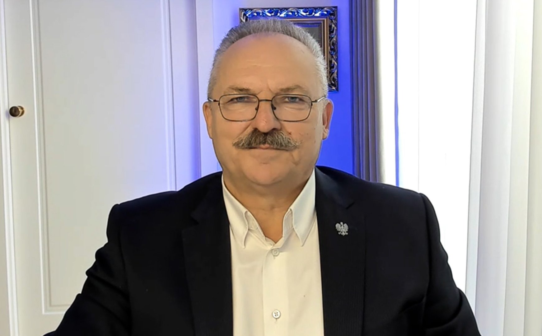 ?t=crop:1742:1080:nowe:89:0,resize:fill: