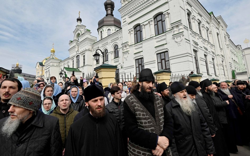 Zwolennicy podległości patriarchatowi moskiewskiemu modlili się 1 kwietnia pod Ławrą Peczerską w Kij