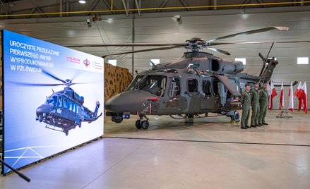Uroczystość przekazania 1-ego AW149 z PZL-1506