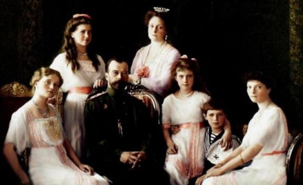 Car Rosji Mikołaj II Romanow z rodziną