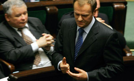 Tusk celuje w dwie debaty