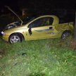 W miejscowości Granice w łódzkim opel tigra dachował. W wypadku zginął 17-letni chłopak.