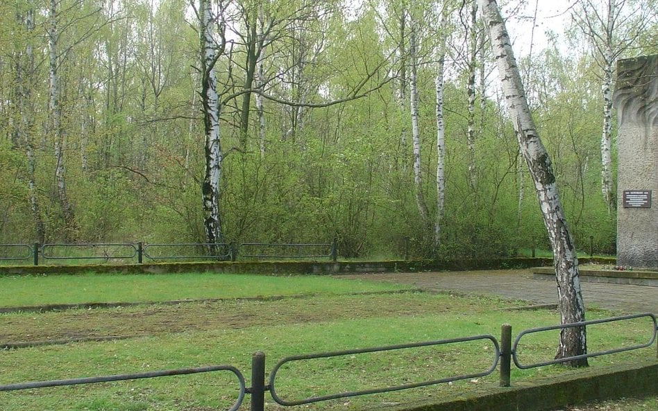 Stalag VIII A – niemiecki obóz jeńców wojennych z II wojny światowej w Görlitz (Zgorzelec). Pomnik k