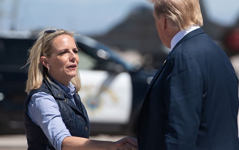 Sekretarz ds. bezpieczeństwa krajowego Kirstjen Nielsen i prezydent Doland Trump