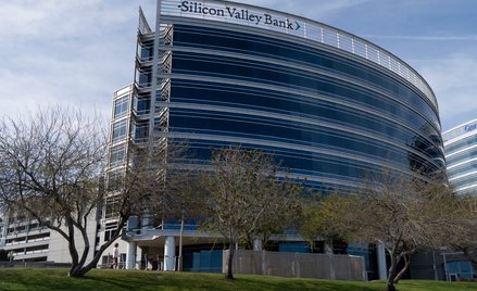Analitycy są zaniepokojeni. SVB to nie Lehman Brothers, ale…