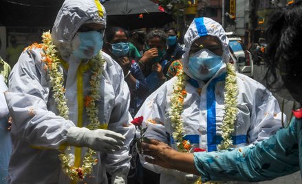 Indie: Niemal 20 tys. zakażeń na dobę, ponad 600 tys. w ogóle