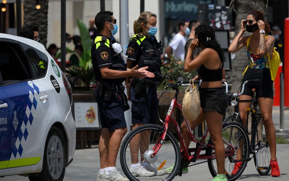 Barcelona sama się zamyka. Duży wzrost zachorowań na COVID-19