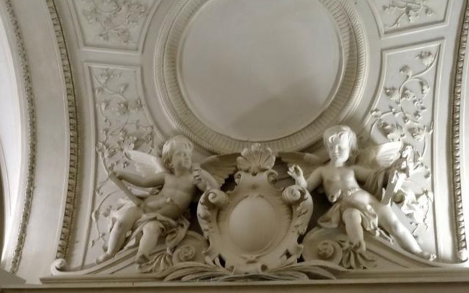 Architektoniczny detal we wnętrzu