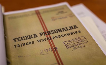 Czego brakuje w teczce "Bolka"
