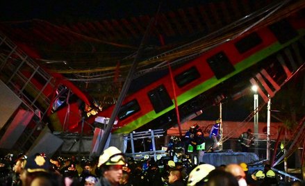 Meksyk: Wiadukt z pociągiem runął na jezdnię. Jest wiele ofiar