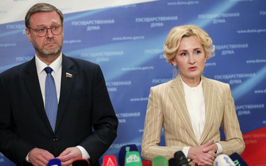 Wiceprzewodniczący Rady Federacji Konstantin Kosaczow i wiceprzewodnicząca Dumy Państwowej Irina Jar
