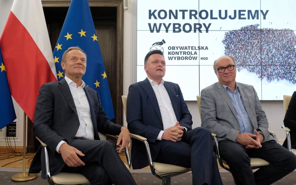 Liderzy opozycji (do lewej: Donald Tusk, Szymon Hołownia i Włodzimierz Czarzasty)