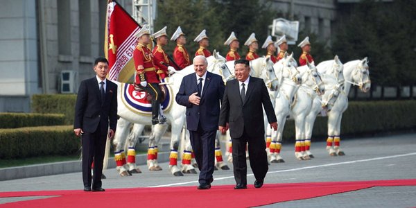 Łukaszenko z wizytą u Kim Dzong Una. Białoruś „szuka niezawodnych przyjaciół”