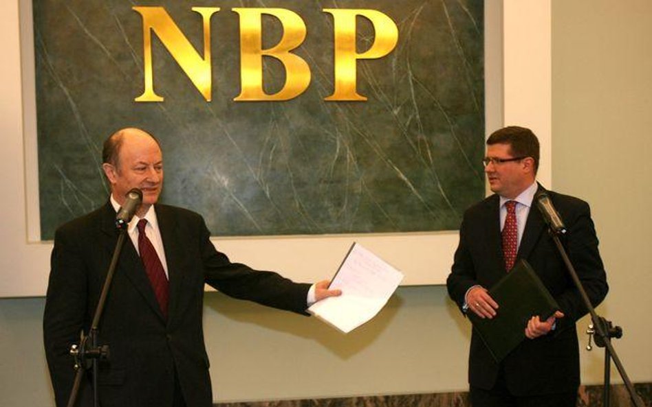 Od lewej minister finansów Jacek Rostowski i prezes NBP Sławomir Skrzypek