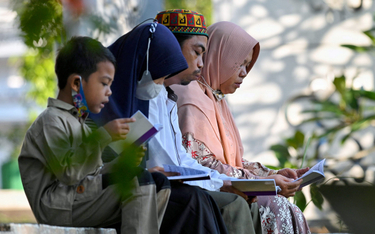 Cieszący się  autonomią  Aceh to jedyna  prowincja   Indonezji,   w której   obowiązuje  prawo szari