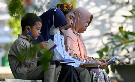 Cieszący się  autonomią  Aceh to jedyna  prowincja   Indonezji,   w której   obowiązuje  prawo szari