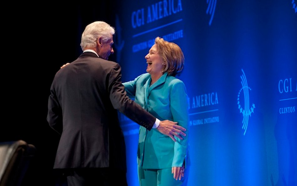 Jak Clintonowie robią pieniądze