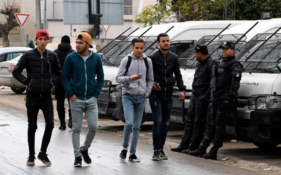 Znowu zapachniało rewolucją w Tunezji